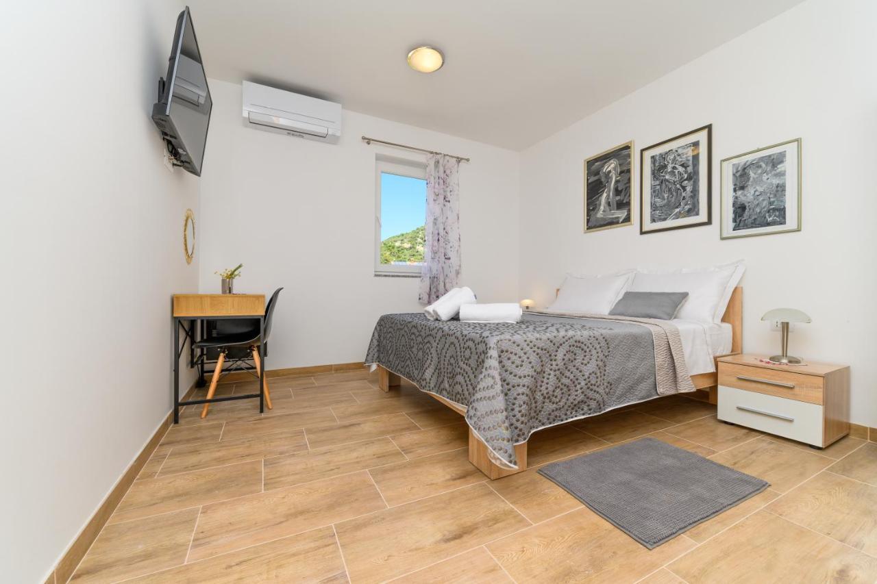 Apartments Forever Miholascica ภายนอก รูปภาพ